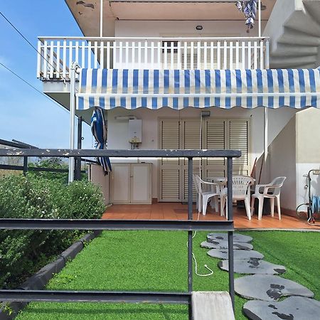 "Maretna" Apartment Mascali Bagian luar foto