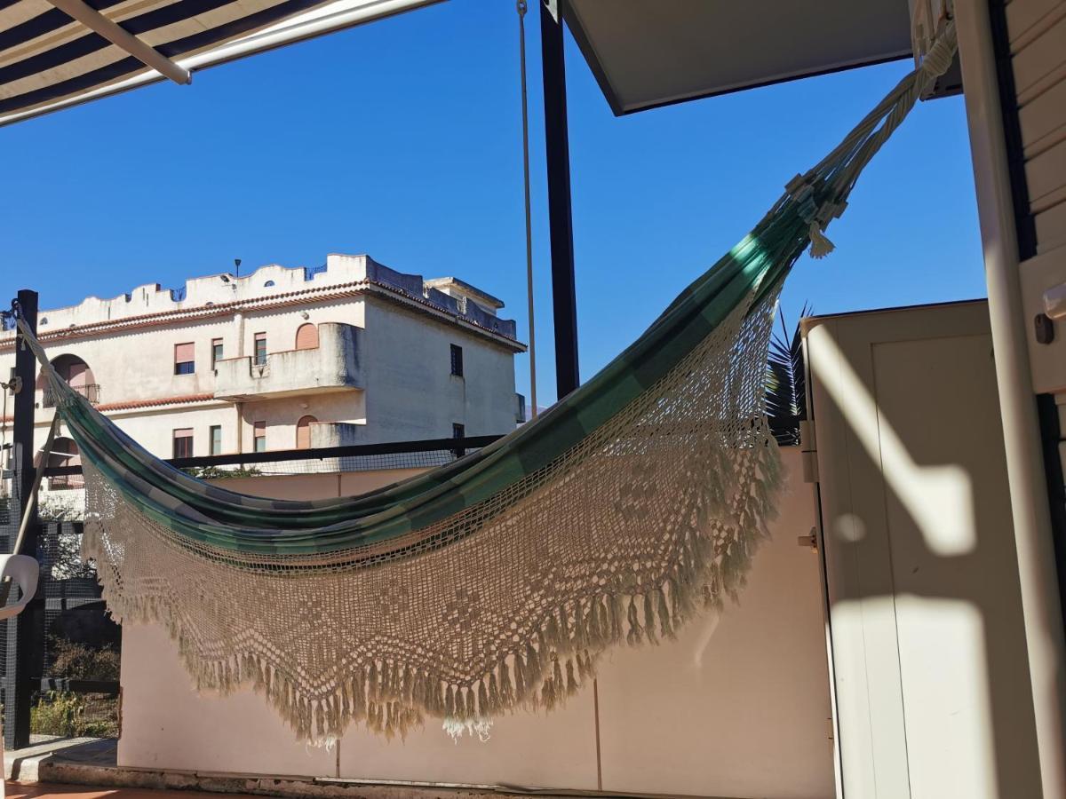 "Maretna" Apartment Mascali Bagian luar foto