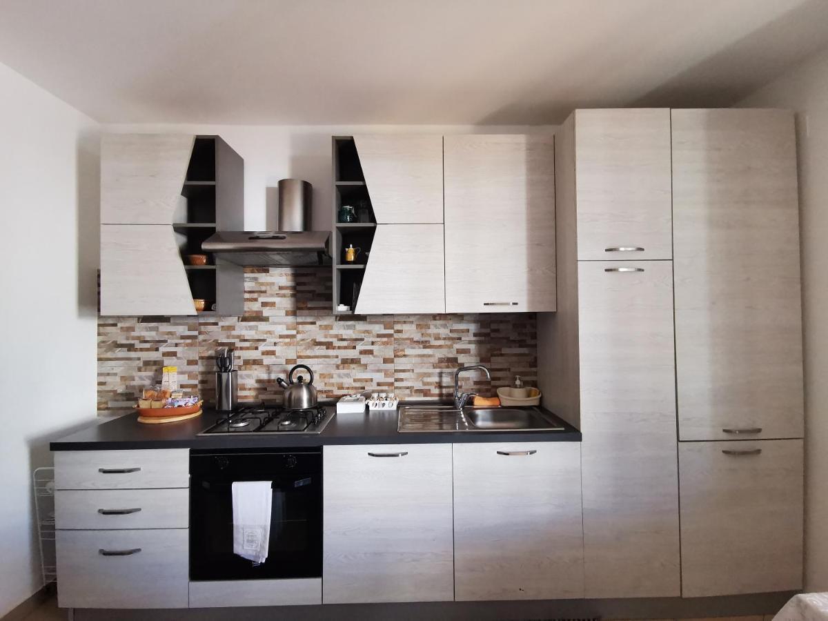 "Maretna" Apartment Mascali Bagian luar foto