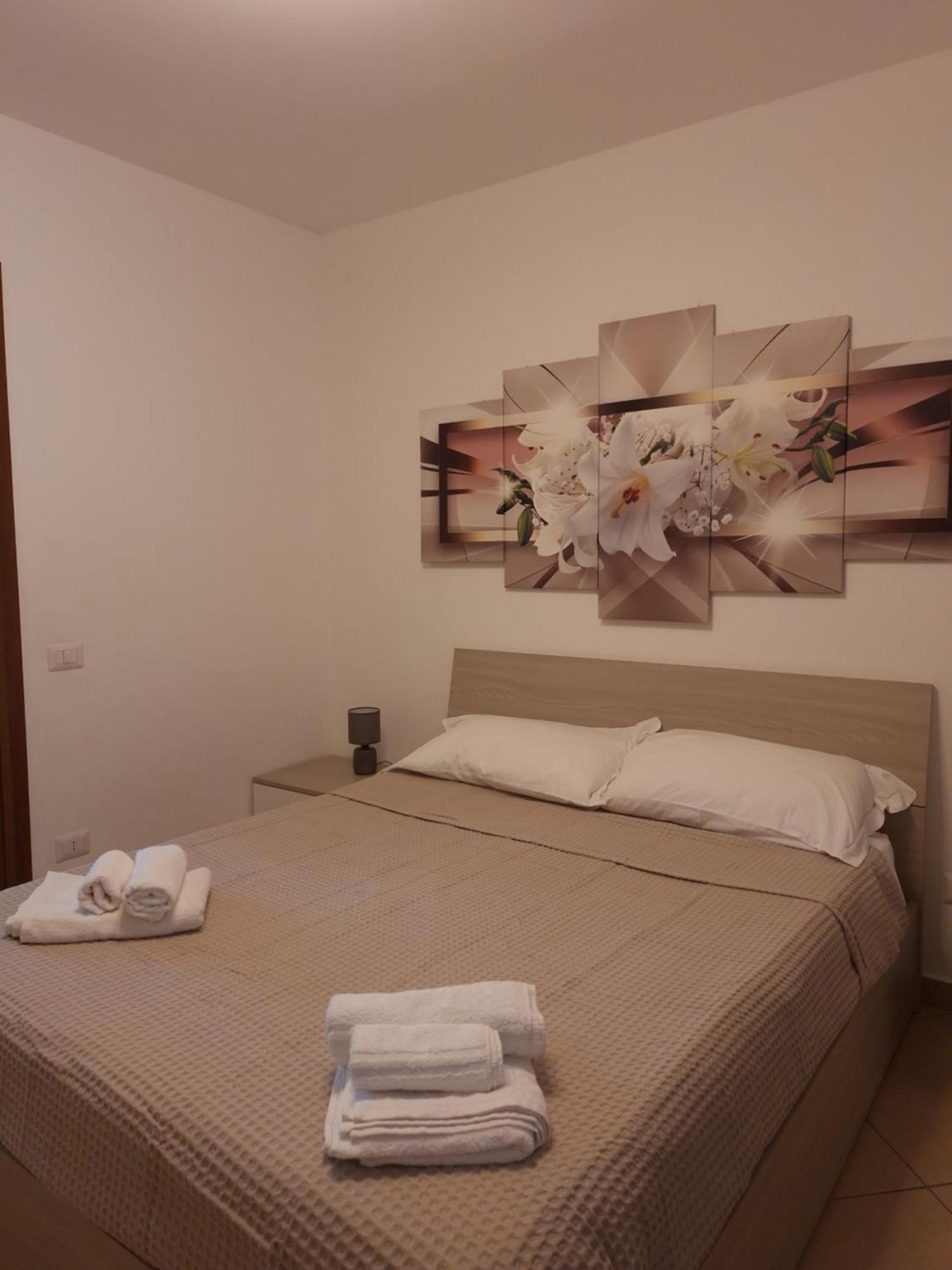 "Maretna" Apartment Mascali Bagian luar foto
