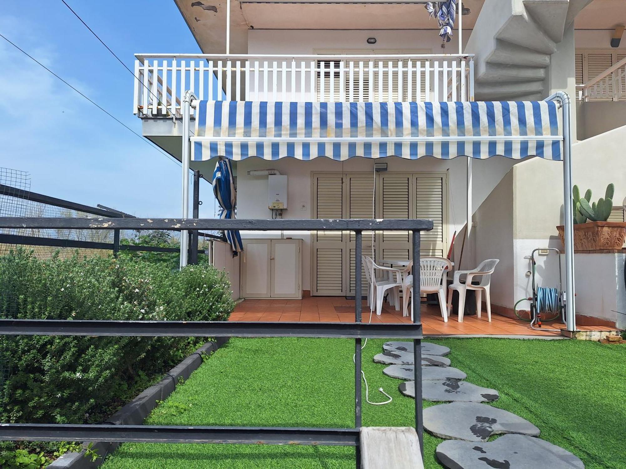 "Maretna" Apartment Mascali Bagian luar foto